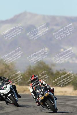 media/Dec-04-2025-Racers Edge (Thu) [[5ebc9f124d]]/3-B Group/1-Session 1 (Turn 7)/